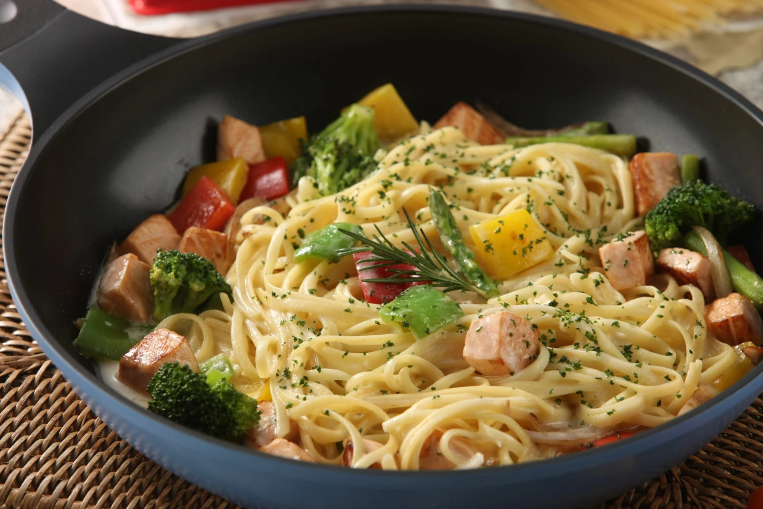 Neoflam Amie 26cm Induction Wok Pan Dark Gray 2 Neoflam Amie 26cm Induction Wok Pan Dark Gray - Image 2