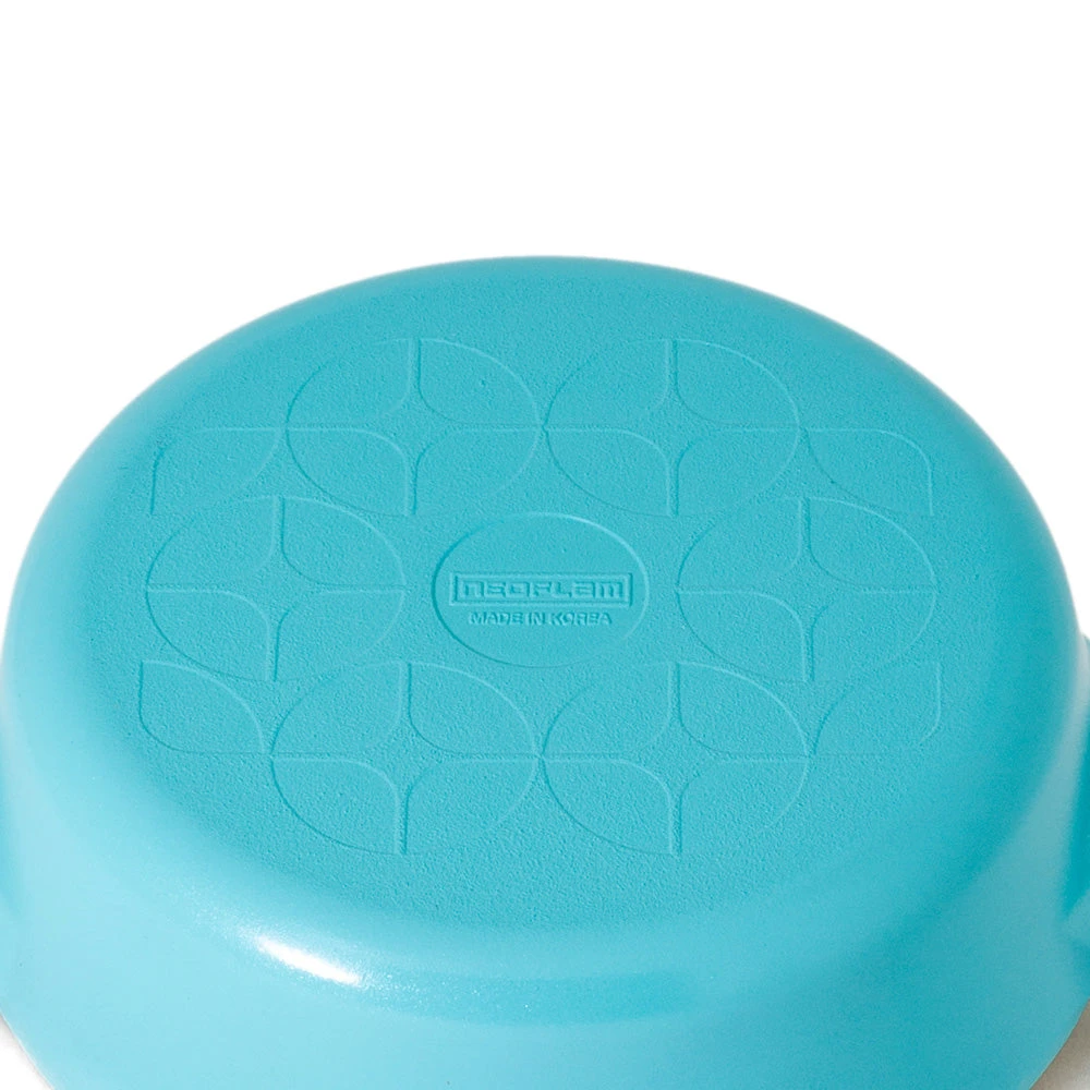 Neoflam Retro 22cm Stockpot Induction With Die-Cast Lid Mint 5 Neoflam Retro 22cm Stockpot Induction With Die-Cast Lid Mint - Image 5